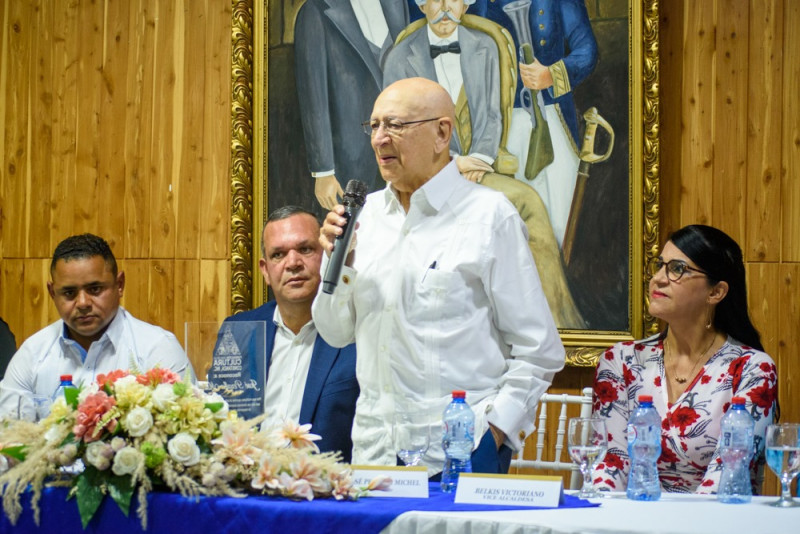 José Peralta Michel es reconocido como "Hijo Adoptivo de Constanza"