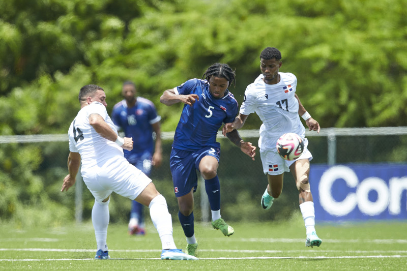 Un momento de acción en un partido de República Dominicana en la Liga de Naciones de la Concacaf.