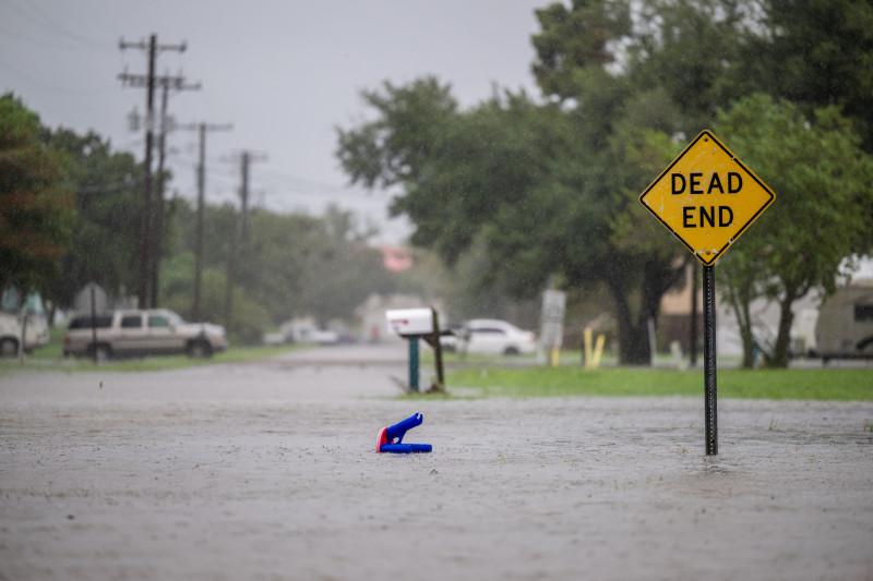 DULAC, LOUISIANA - SEPTEMBER 11: Floodwater fills a neighborhood during Hurricane Francine on September 11, 2024 in Dulac, Louisiana. Hurricane Francine maintained its Category 1 classification and continues making landfall along the Louisiana coast. Weather analysts are predicting 90mph winds near the eye and a strong storm surge along the coast.   Brandon Bell/Getty Images/AFP (Photo by Brandon Bell / GETTY IMAGES NORTH AMERICA / Getty Images via AFP)