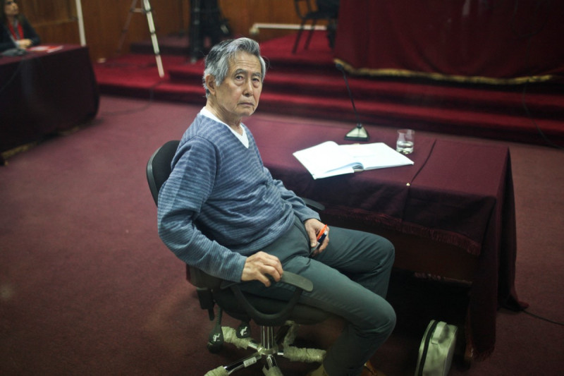 Alberto Fujimori comparece ante un tribunal para una audiencia en Lima, el 7 de noviembre de 2013