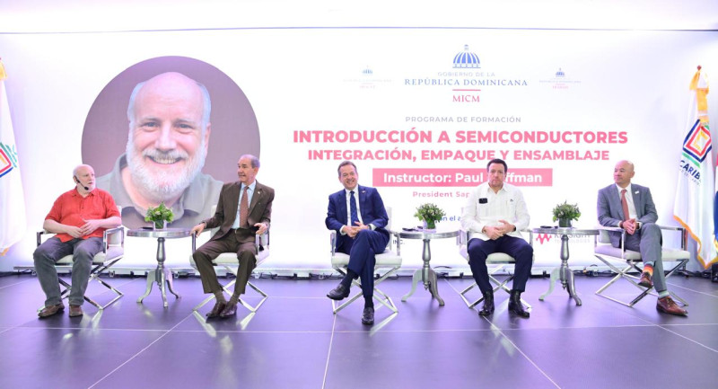 Paul HoCman, Franklin García Fermín, Víctor (Ito) Bisonó, José Alejandro Aybar M. y David Yee