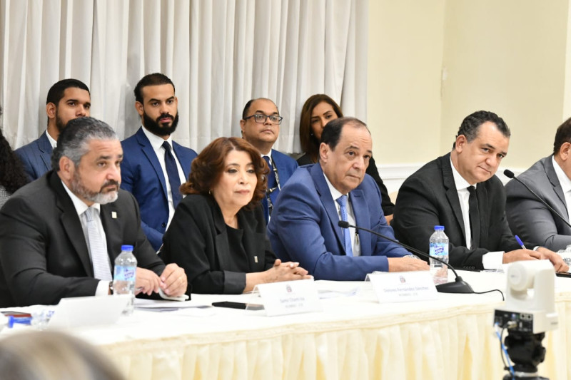 Fotografía muestra pleno de la Junta Central Electoral (JCE) dando su posición sobre la pertinencia o no de la unificación de las elecciones, como lo propone la iniciativa presentada por el Poder Ejecutivo.