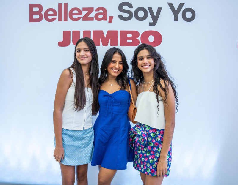 Mari Paz Morillo, Paloma de la Cruz y María José Morillo.