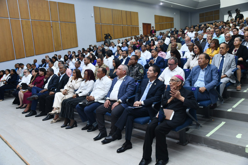 Parte del público asistente al Foro del Nordeste, realizado en la sede de la UCNE, en San Francisco de Macorís.