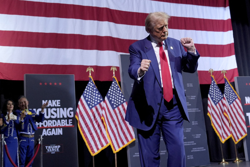 El candidato presidencial republicano, Donald Trump, habla durante un acto de campaña en el Linda Ronstadt Music Hall, el jueves 12 de septiembre de 2024, en Tucson, Arizona