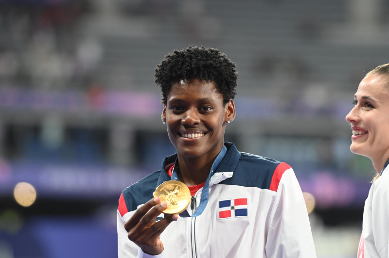 Marileidy Paulino con la medalla de oro de París 2024.