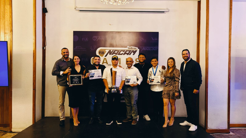 La delegación dominicana en la premiación de los NACAM Games en México.