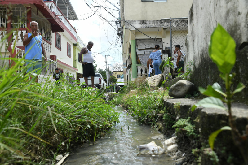 La contaminación en la cañada preocupa a los vecinos.