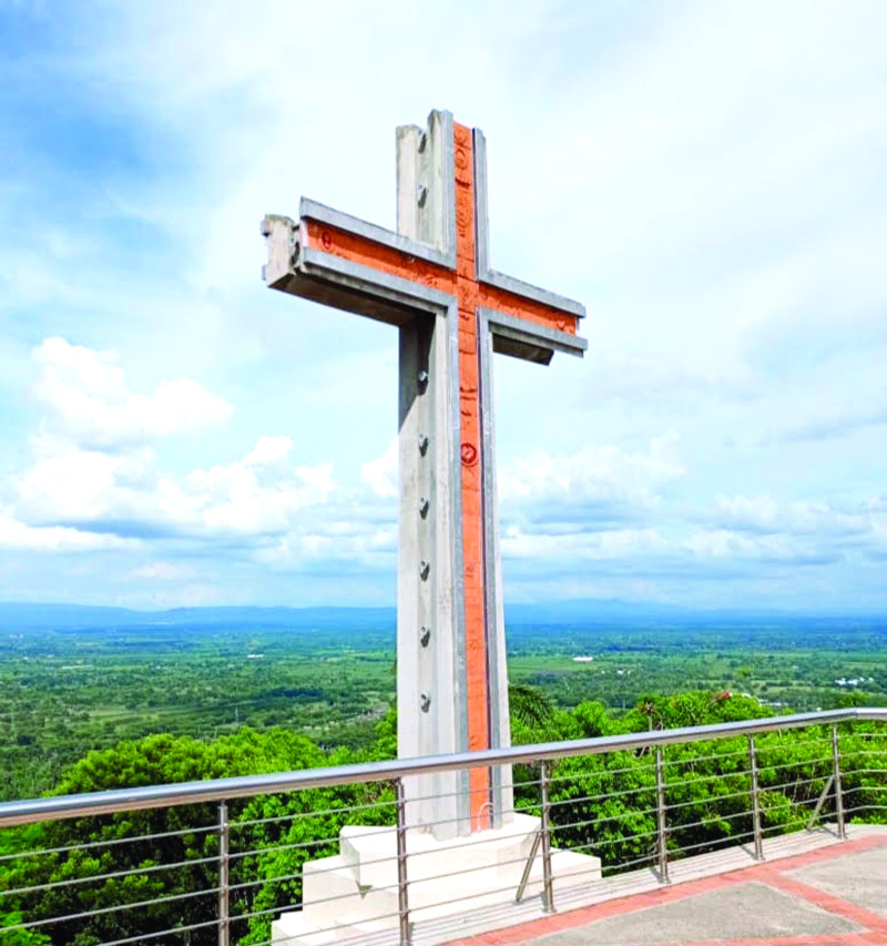 Cruz de luz en el Santo Cerro.