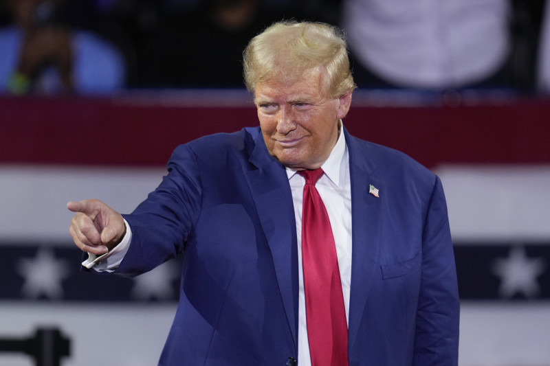 El candidato presidencial republicano y expresidente Donald Trump durante un evento en el Dort Financial Center en Flint, Michigan, el martes 17 de septiembre de 2024.