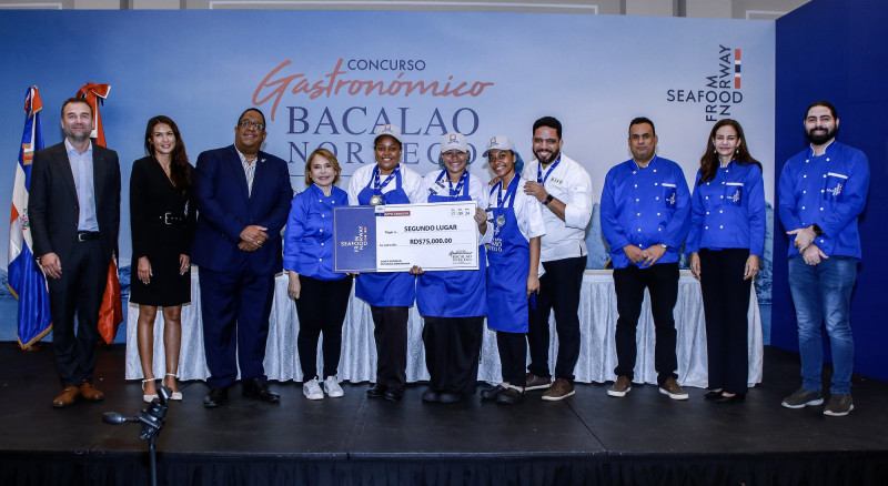 Equipo de UNICARIBE, ganadores del segundo lugar.