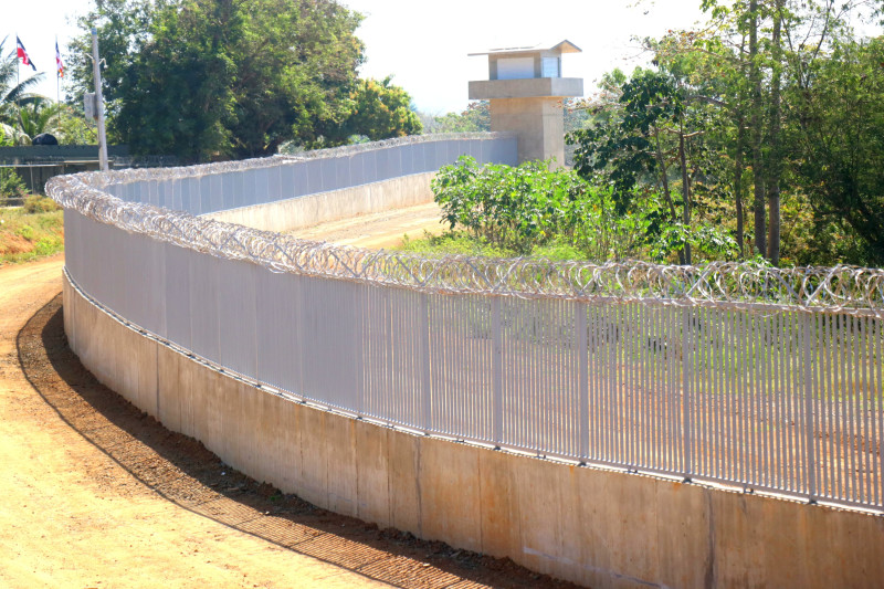 Muro fronterizo entre Haití y República Dominicana.