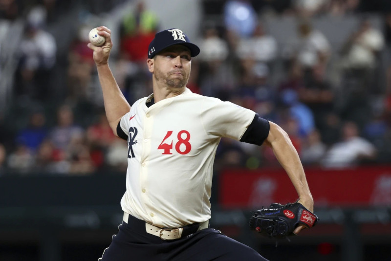 Jacob deGrom ponchó tuvo un gran regreso a los Rangers desde abril de 2023.