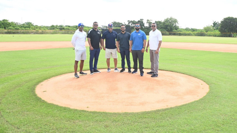 Parte del departamento de operaciones de béisbol de los Tigres del Licey.