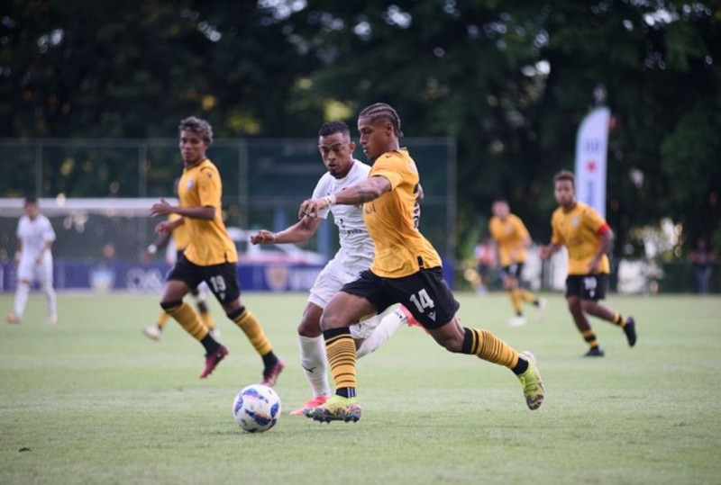 Un momento de acción en el partido de ida entre OYM y Cibao FC.