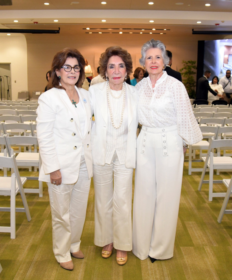 Maritza de Bonetti, Alba Marra y Amalia de Castillo.