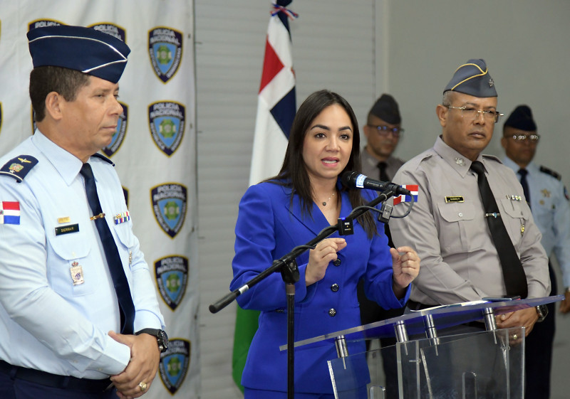 La ministra Faride Raful habló luego de finalizar la reunión de seguimiento al Plan de Seguridad Ciudadana.