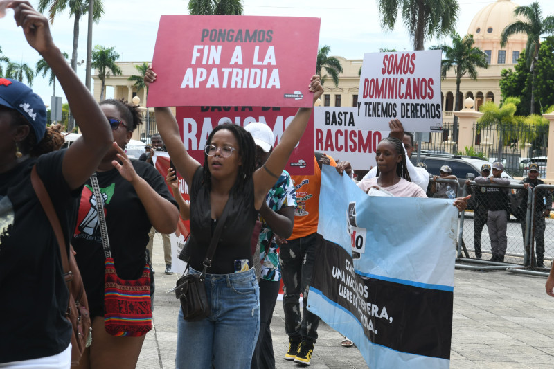 Hay apatridia cuando existe un conflicto negativo de nacionalidades.