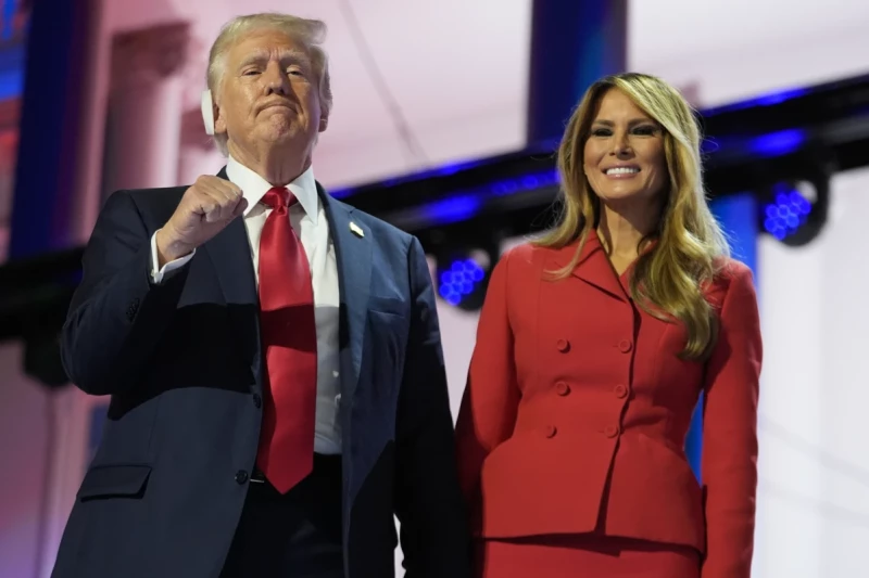 El candidato presidencial republicano y expresidente Donald Trump y Melania Trump durante el último día de la Convención Nacional Republicana el jueves 18 de julio de 2024 en Milwaukee.