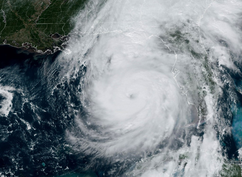 Esta imagen obtenida de la Administración Nacional Oceánica y Atmosférica (NOAA) muestra el huracán Helene el 26 de septiembre de 2024, a las 17:51 UTC.