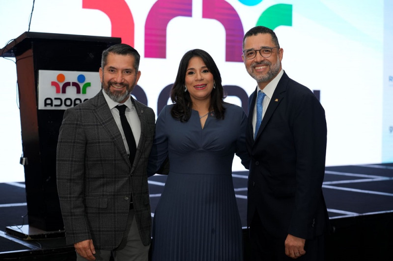 Sergio Méndez, Jenny González y Emmanuel Blanc