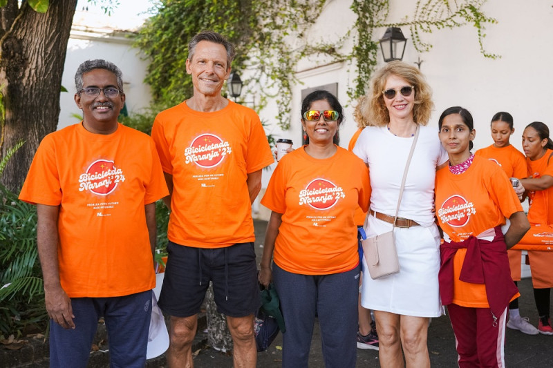 S.E Ramu Abbagani, embajador de la India, S.E. Frank Keurhorst, Embajador del Reino de los Paises Bajos, Sra. Pushpa Abbagani, S.E. Katja Afheldt, embajadora de la Union Europea y Payal.