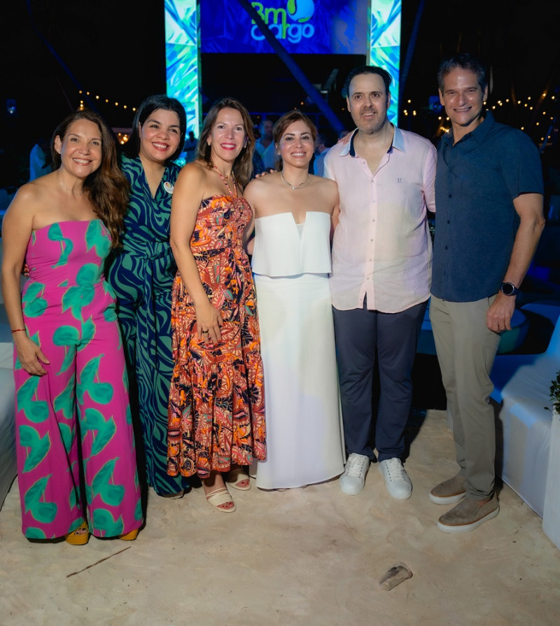 Aura Caraballo, Patricia Castillo, María Esther Valiente de Villanueva, Virginia Martínez, Ramsés Atallah y Oscar Villanueva