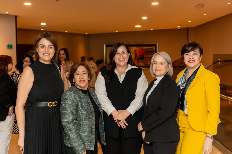 Mirjan Abreu, Maritza Almonte, Francesca Luna, Nelly Taveras y Harally López.