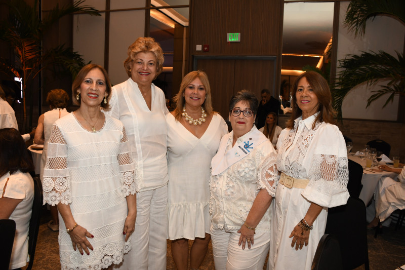 Elba Mateo de Paradas, Maribel Ramos, Jennisse Alemany, María Rosa Guerra e Iluminada Durán de Acosta.