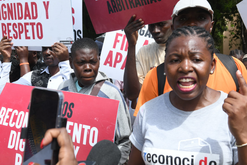 En estos momentos, la sociedad dominicana se siente legítimamente preocupada ante la creciente oleada de migración masiva haitiana hacia nuestro país.