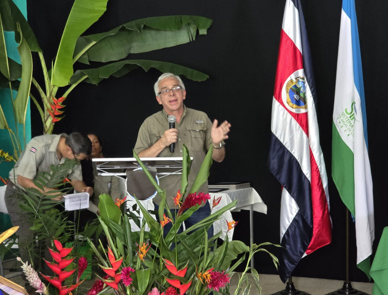 Jorge Mario Rodríguez  viceministro de Ambiente en Costa Rica .