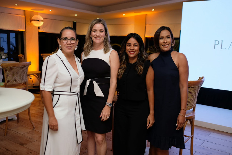 Claritza Lirio, Nicole Bermúdez, Indira Domínguez y Alba Méndez.