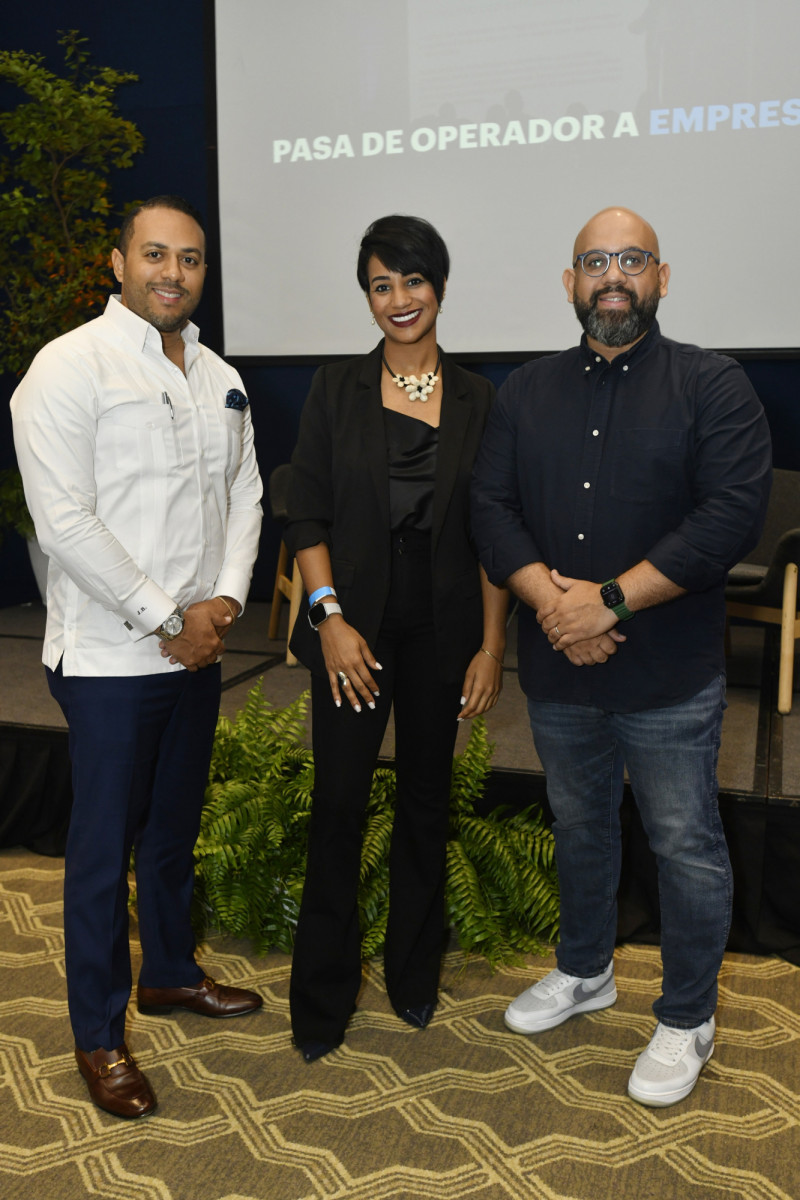 Jhonatan Burgos, Johanna Pacheo y Carlos Miranda.