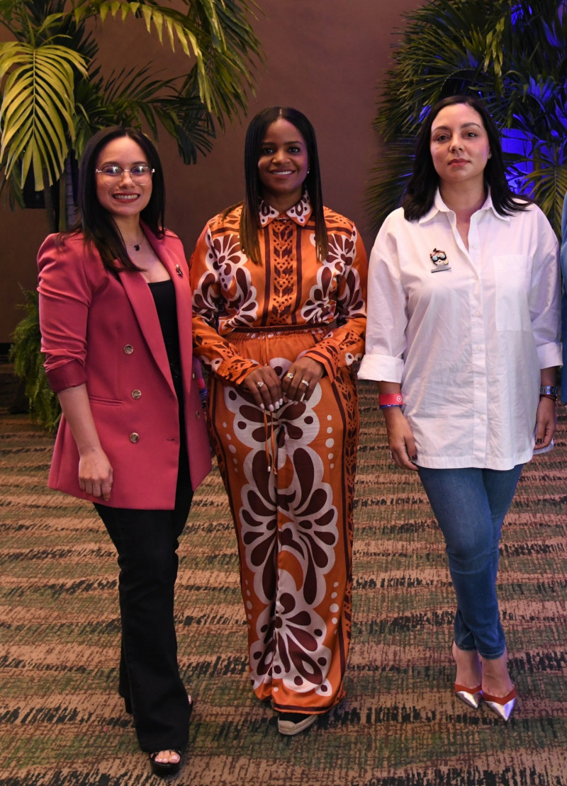 Caroll Mueses, Millizen Uribe y Gina Almonte.