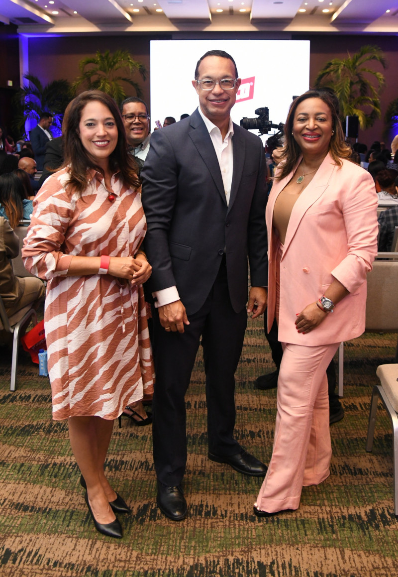 Cynthia Ortiz, Reynaldo Infante e Itene Morillo.