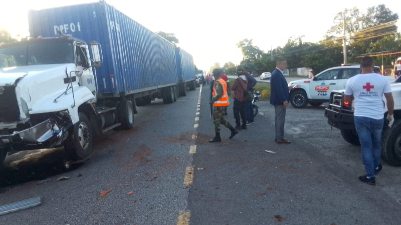 Fotografía muestra accidente múltiple en Monseñor Nouel.