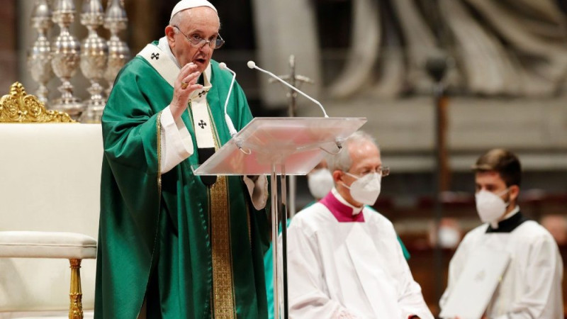 Este Sínodo comenzó con una ceremonia en la basílica de San Pedro, ayer martes, en la que el papa pidió perdón y expresó su vergüenza por los "pecados" del clero.