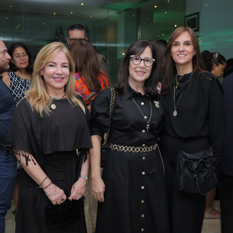 FIor Hernandez, Claudia Troncoso e Irma Domenech.