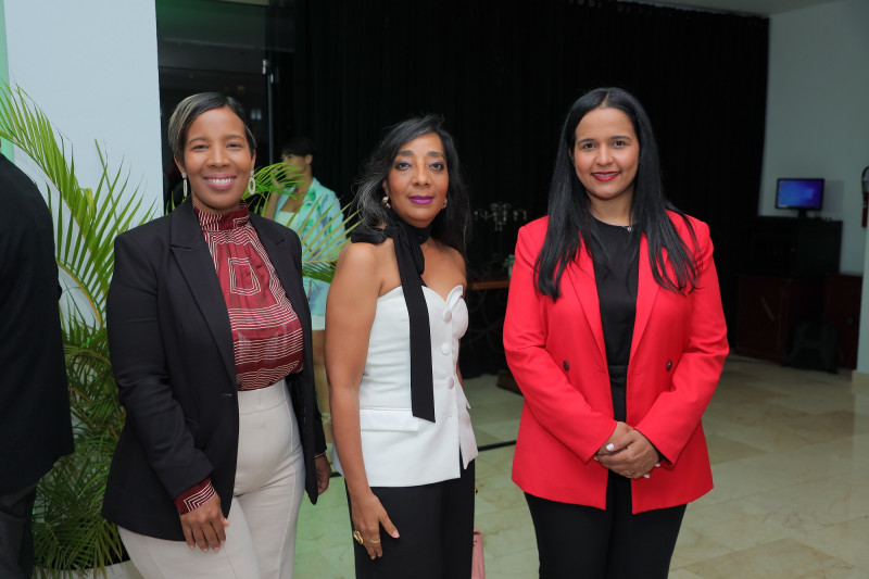 Milka Hernandez, Nicole Sencion y Claribel de los Santos.