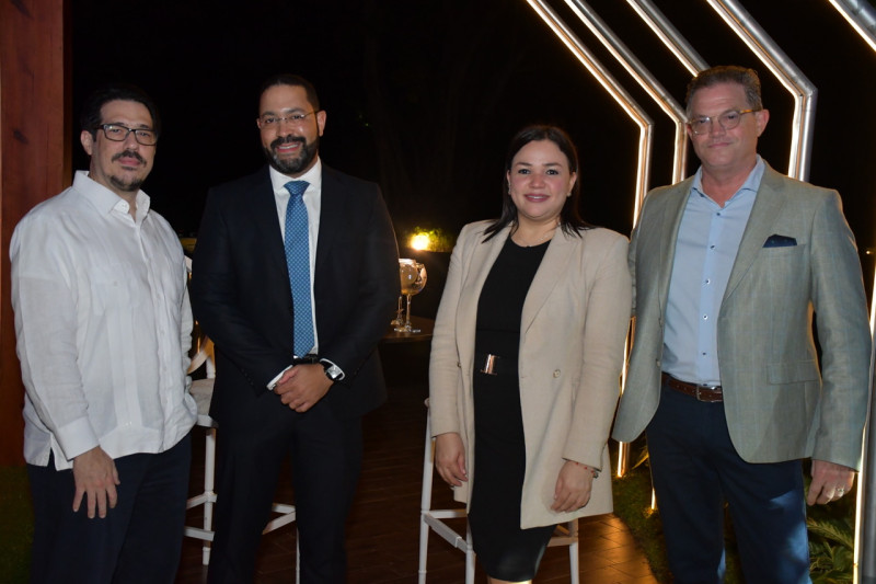 Jorge Besonias, Edwards Barett, Ana Patricia Mejía y Gastón Fernández