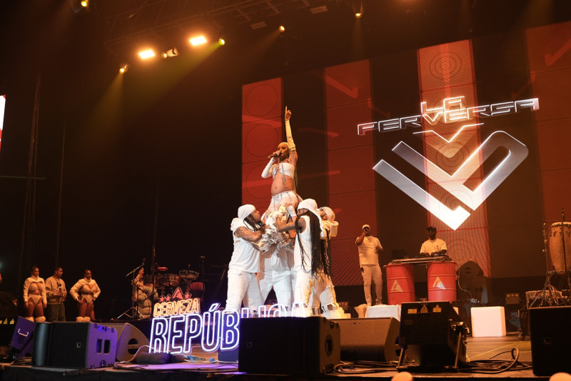 La Perversa durante el show en el Prudential Center de Nueva York.