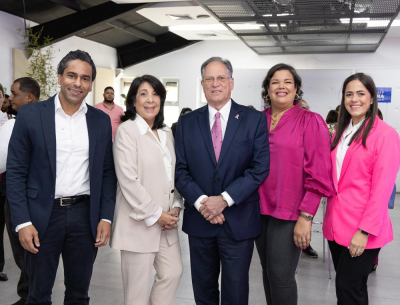 Fernando Gracía, Elizabeth Ovalle, Marcel Morel, Laurina Castillo y María Amalia Albaine