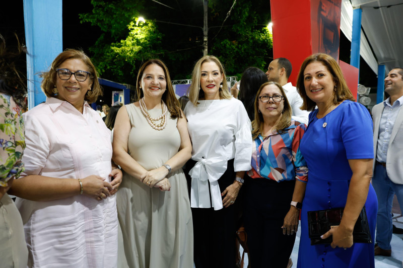 Iluminada Severino, Ilona De La Rocha, Miguelina Fajardo, Carmen Valerio y Wendy Tejada