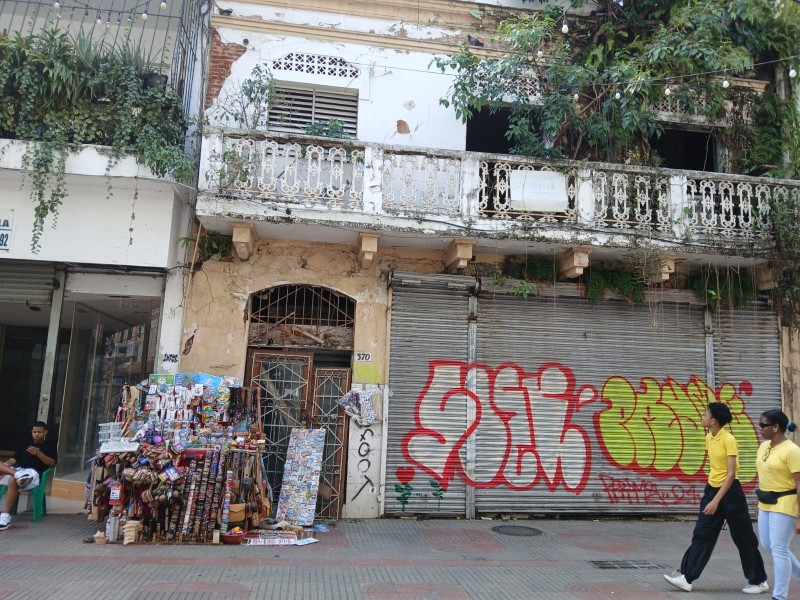 Inmuebles de la Ciudad Colonial muestran un aspecto ruinoso.