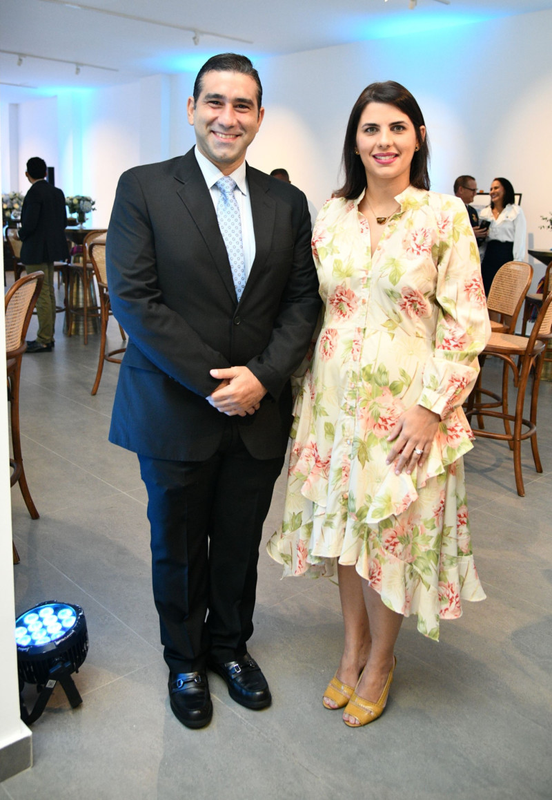 Roberto Armenteros y Estefany Cuello.