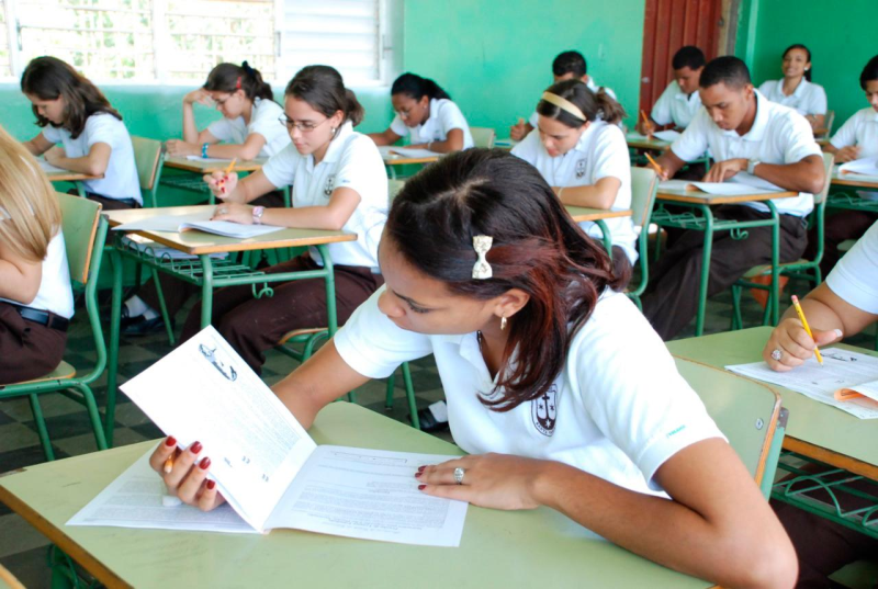 Estudiantes de secundaria de un colegio privado de República Dominicana.