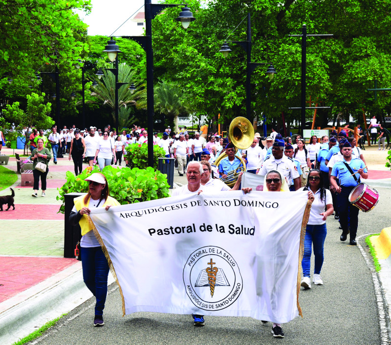 Decenas de personas participaron de la marcha "Un paso por la Salud Mental".