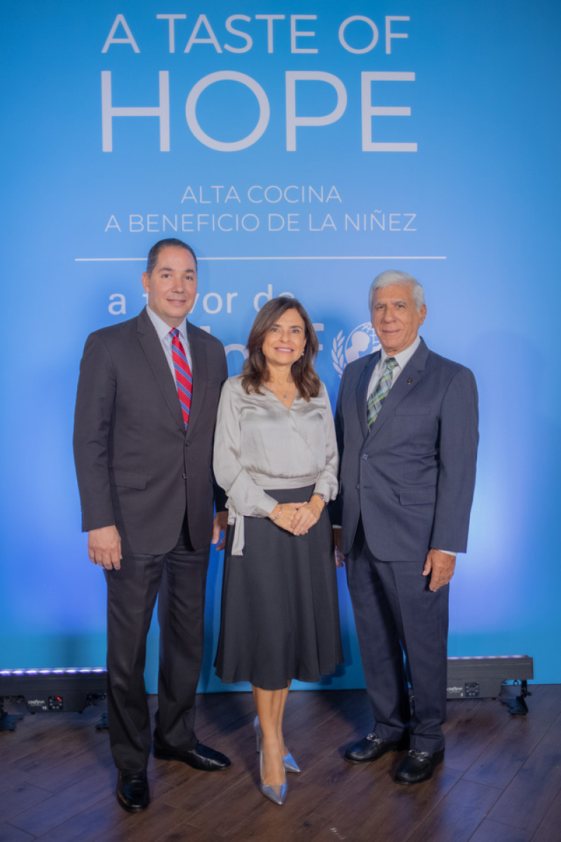 Randolph Phipps, Rebeca Meléndez y Rafael Gena