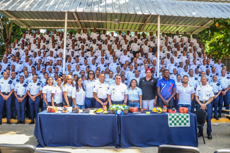 El Instituto Nacional de Educación Física realizó varias charlas en la Escuela de Seguridad Turística.