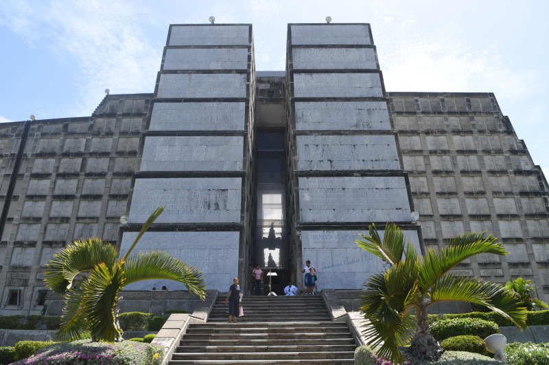 Historiadores sostienen que restos de Cristóbal Colón están en el Faro a Colón.